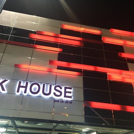 S.K.Airport Chiang Mai Hotel Екстериор снимка